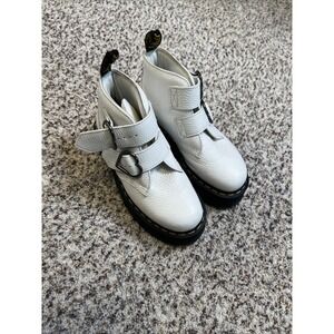 DR MARTENS Devon‎ Heart White Leather Platform Boot Shoes Size 7 Used Ones